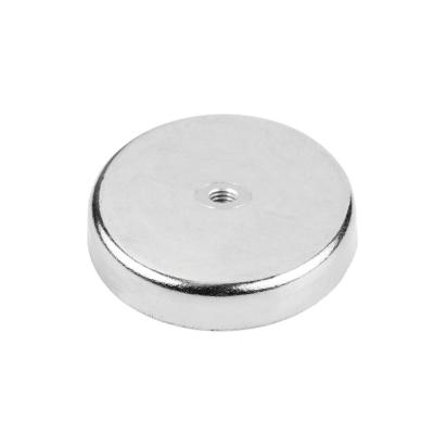 Ferrit pottemagnet Ø80 mm med M8 gevindhul (550 N)